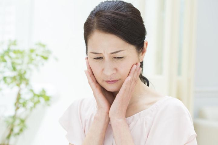 40代で歯がボロボロ｜主な原因と改善法を歯科医師が解説